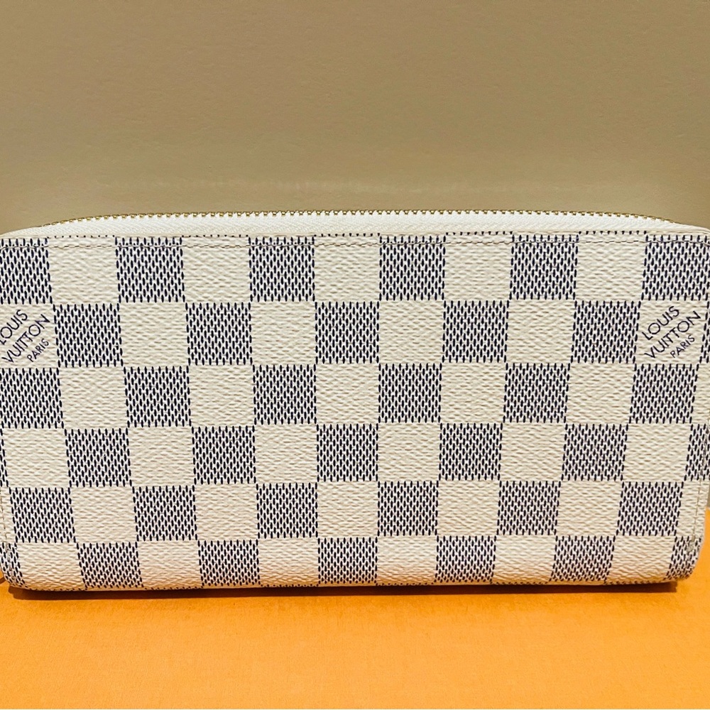 Louis Vuitton Zippy Wallet